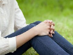 兩個動作緩解膝關節(jié)疼痛